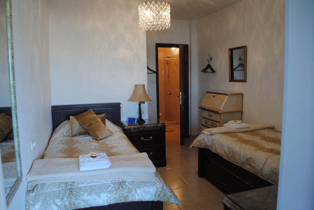 Jerusalem Hills Inn Abu Ghaush Ruang foto