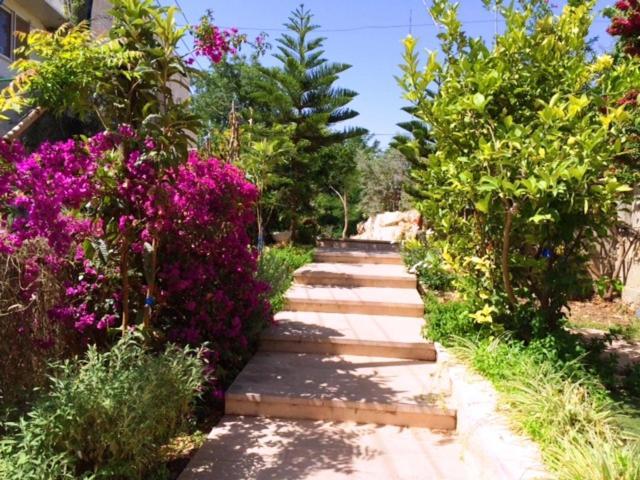 Jerusalem Hills Inn Abu Ghaush Bagian luar foto